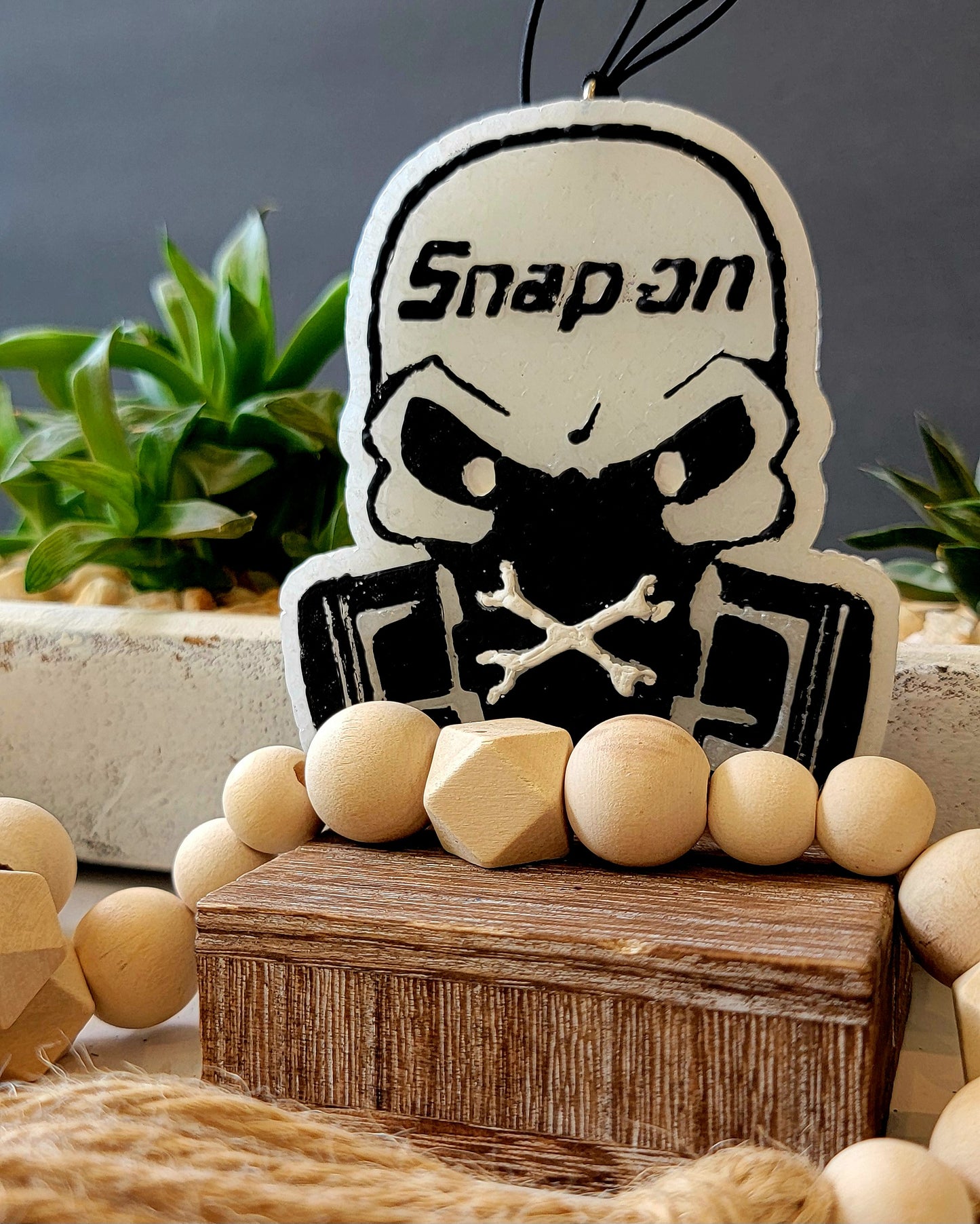 Snap on skull